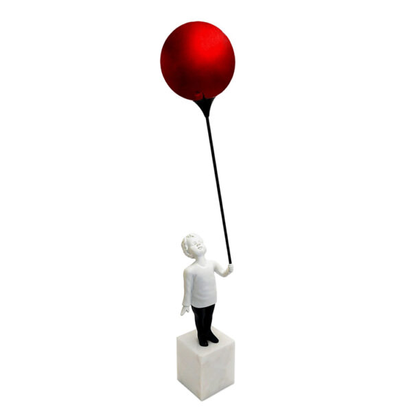 Escultura em Resina Menino c/ Balão Vermelho